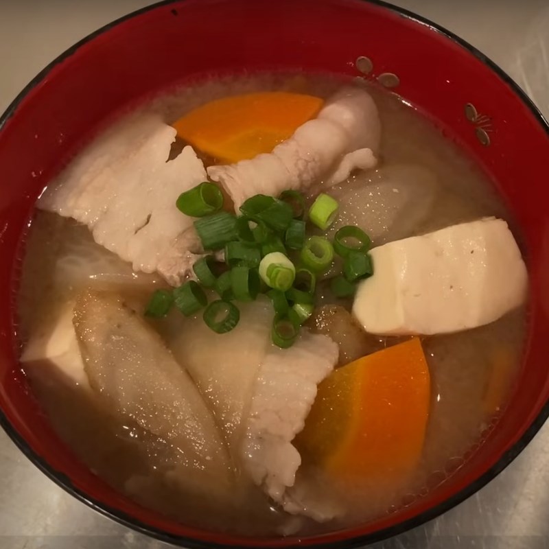 Bước 3 Thành phẩm Súp miso thịt heo (súp Tonjiru)