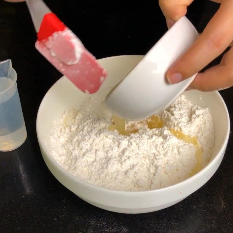 Bước 8 Trộn bột làm vỏ bánh Bánh pía trứng muối