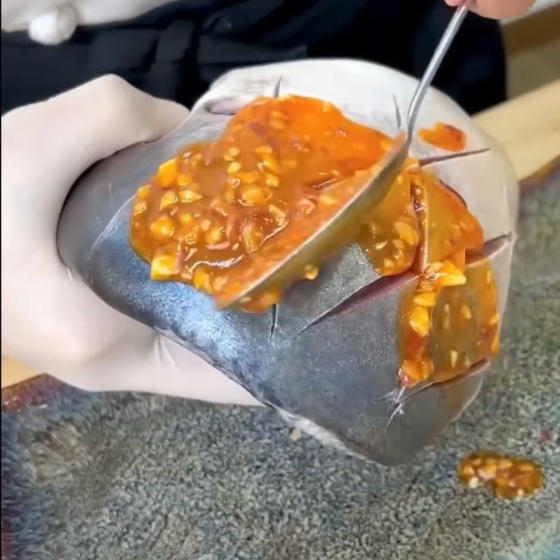 Bước 2 Ướp cá Cá bánh lái nướng