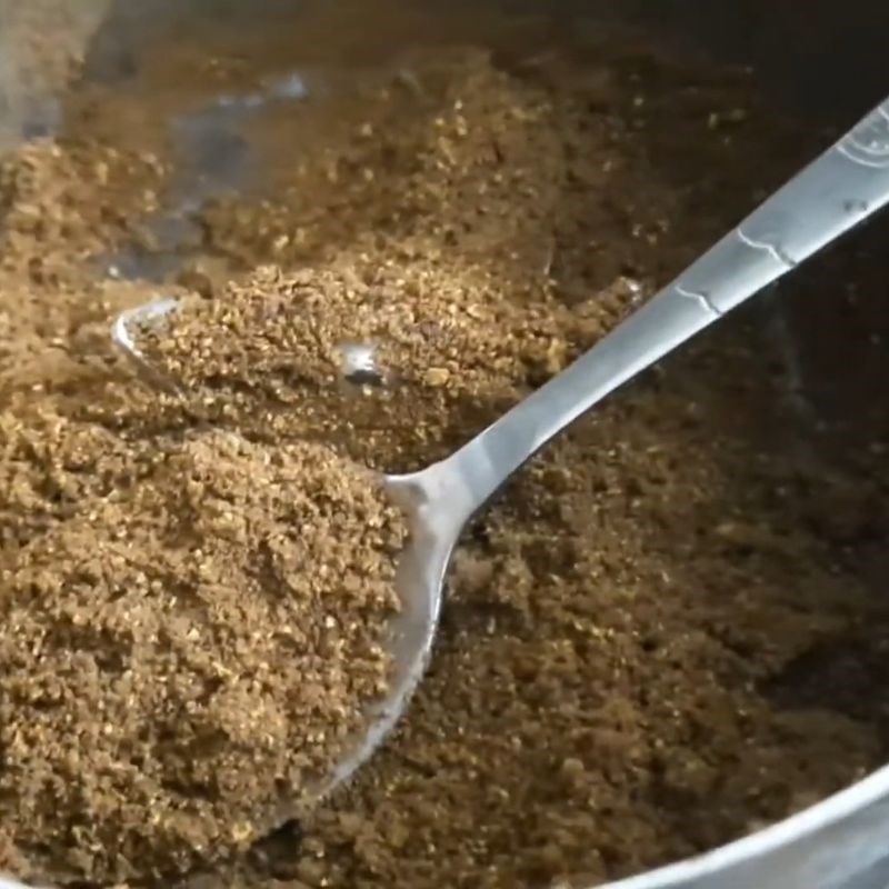 Bước 2 Xay hạt dổi Cách chế biến hạt dổi bằng bếp ga