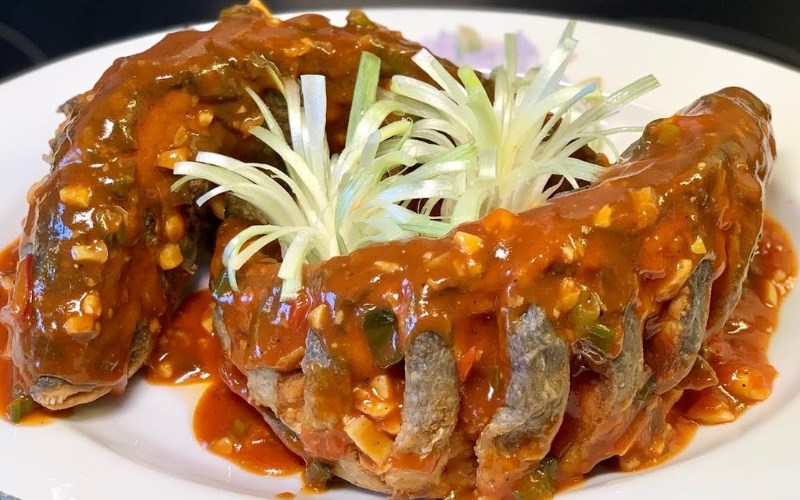 Cá tráp chiên giòn sốt chua ngọt