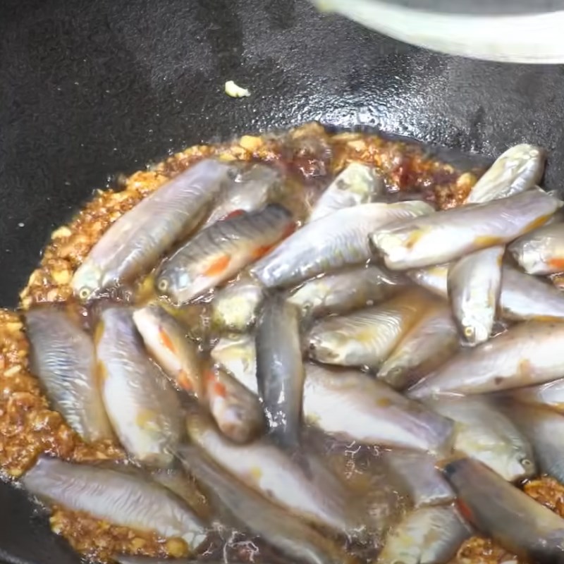 Bước 2 Kho cá Cá heo kho tiêu