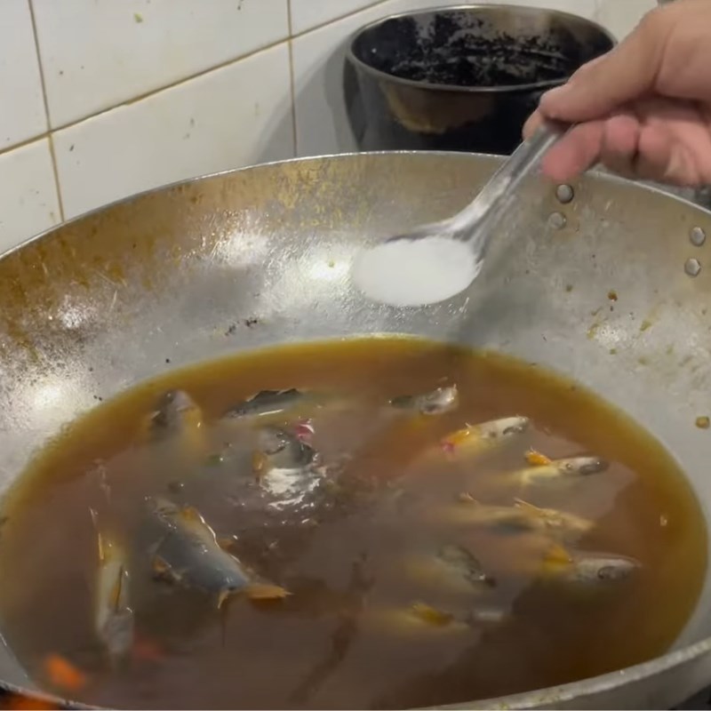 Bước 2 Kho cá heo Cá heo kho lạt
