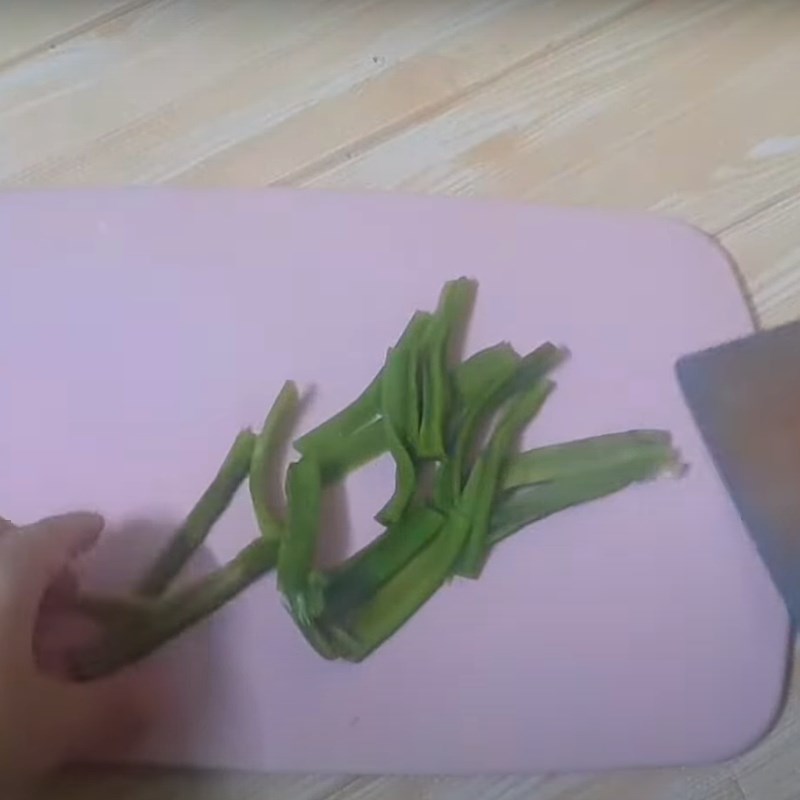 Bước 1 Ngâm rau tiến vua Bắp bò ngâm rau tiến vua