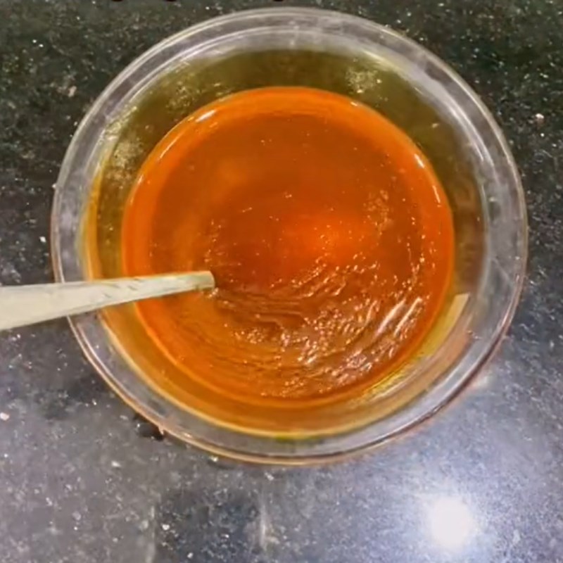 Bước 2 Pha nước sốt Cá bò rim mè