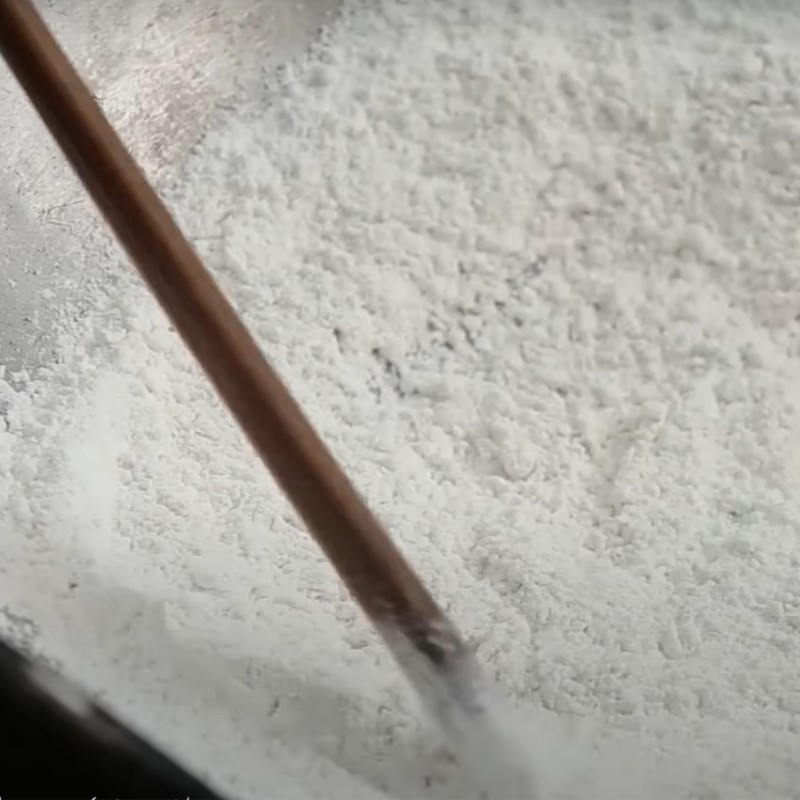 Bước 2 Rang bột áo Chè lam không cần mạch nha