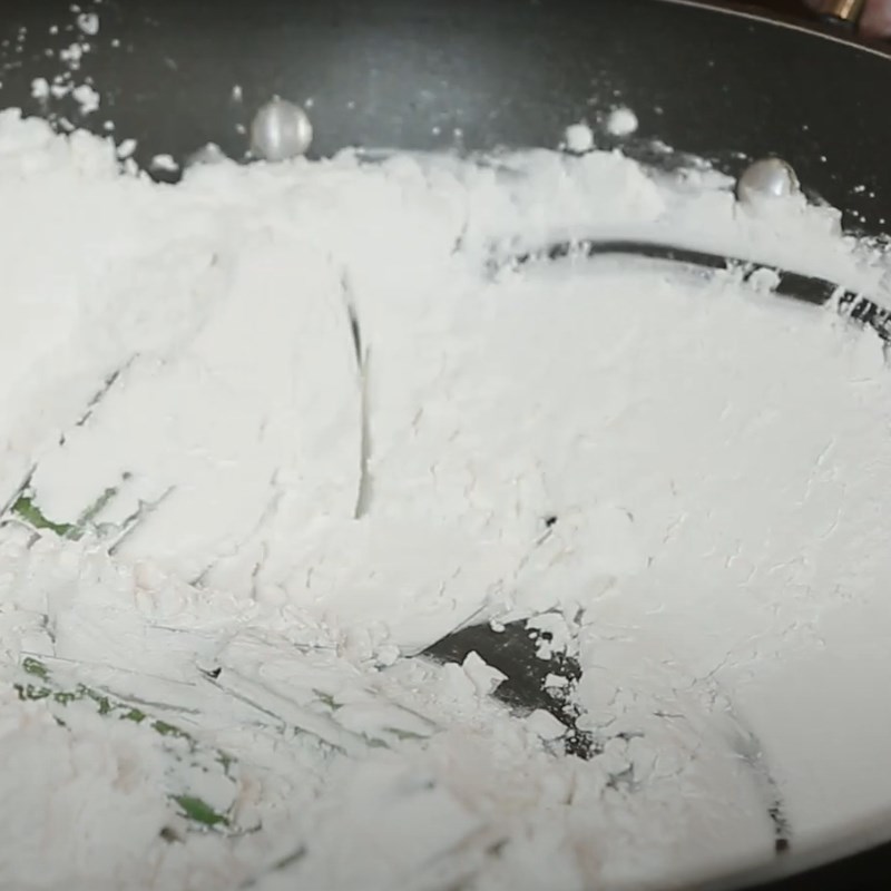 Bước 2 Rang bột áo Bánh hồng truyền thống