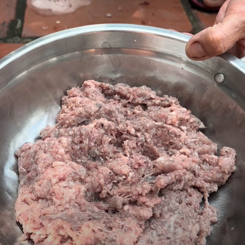 Bước 2 Sơ chế rắn mối Rắn mối nướng lá lốt