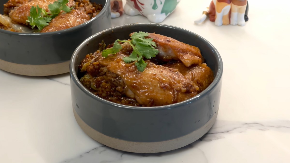 Cơm cánh gà sốt nước tương