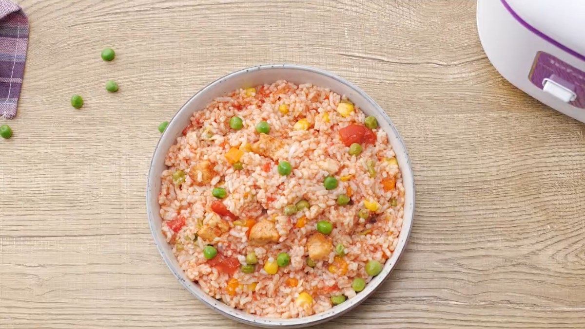 Cơm thịt gà cà chua