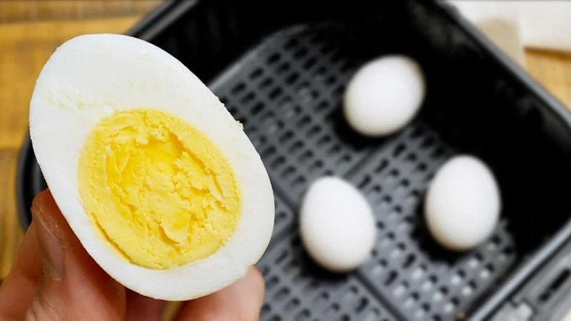 Cách luộc trứng bằng nồi chiên không dầu