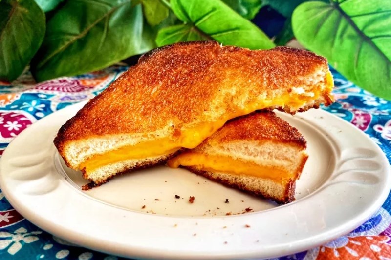 Bánh mì sandwich phô mai truyền thống