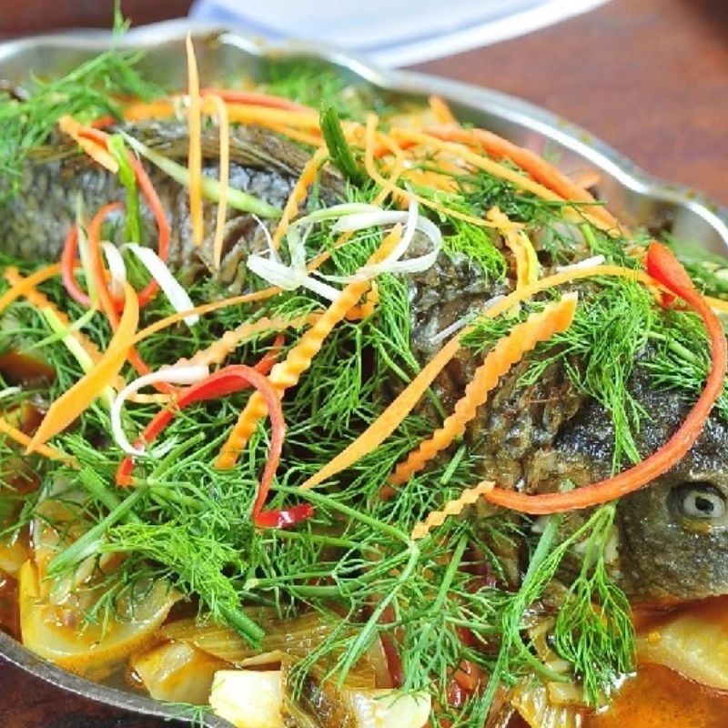Bước 4 Hấp cá với dưa Cá mú hấp dưa chua