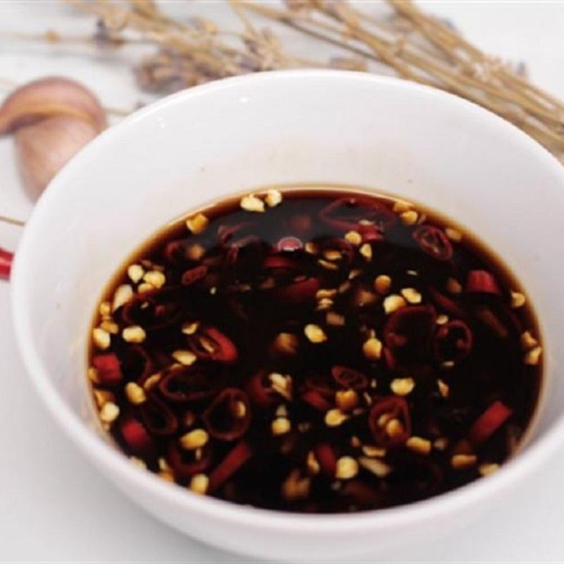Bước 2 Kết hợp các nguyên liệu Nước sốt tỏi ớt chua ngọt trộn mì