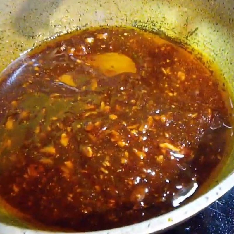 Bước 3 Nấu nước sốt Nước sốt tỏi ớt chua ngọt trộn mì