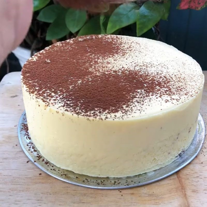 Bước 4 Đổ kem và ráp bánh Tiramisu Bánh sinh nhật Tiramisu