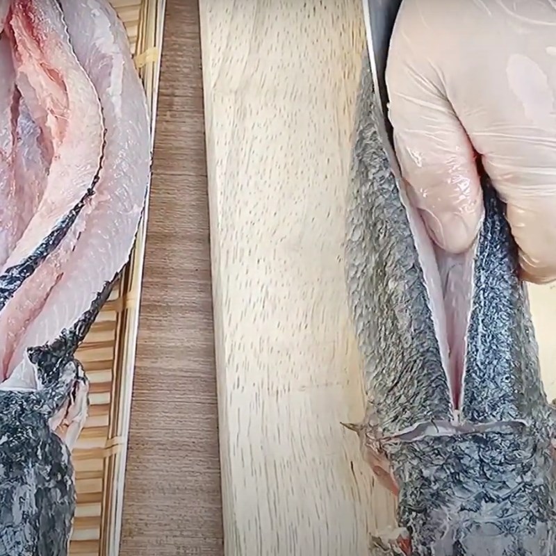 Bước 1 Sơ chế nguyên liệu Cá lóc nướng mỡ hành bằng nồi chiên không dầu