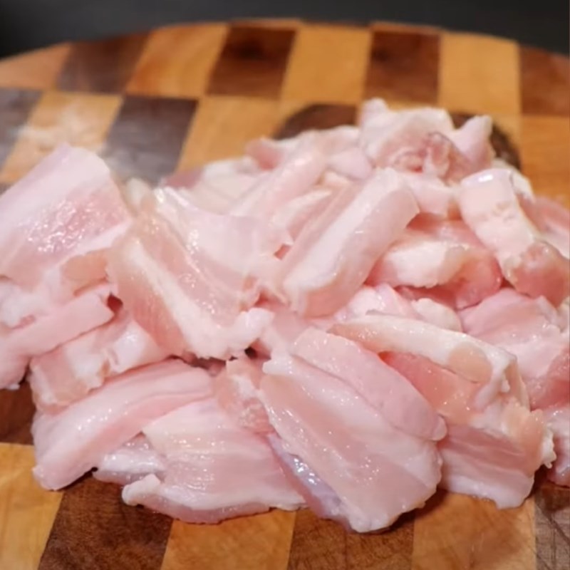 Bước 1 Sơ chế nguyên liệu Cà tím xào thịt ba chỉ