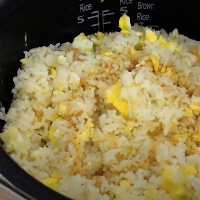 Bước 4 Thành phẩm Cơm chiên trứng tôm khô