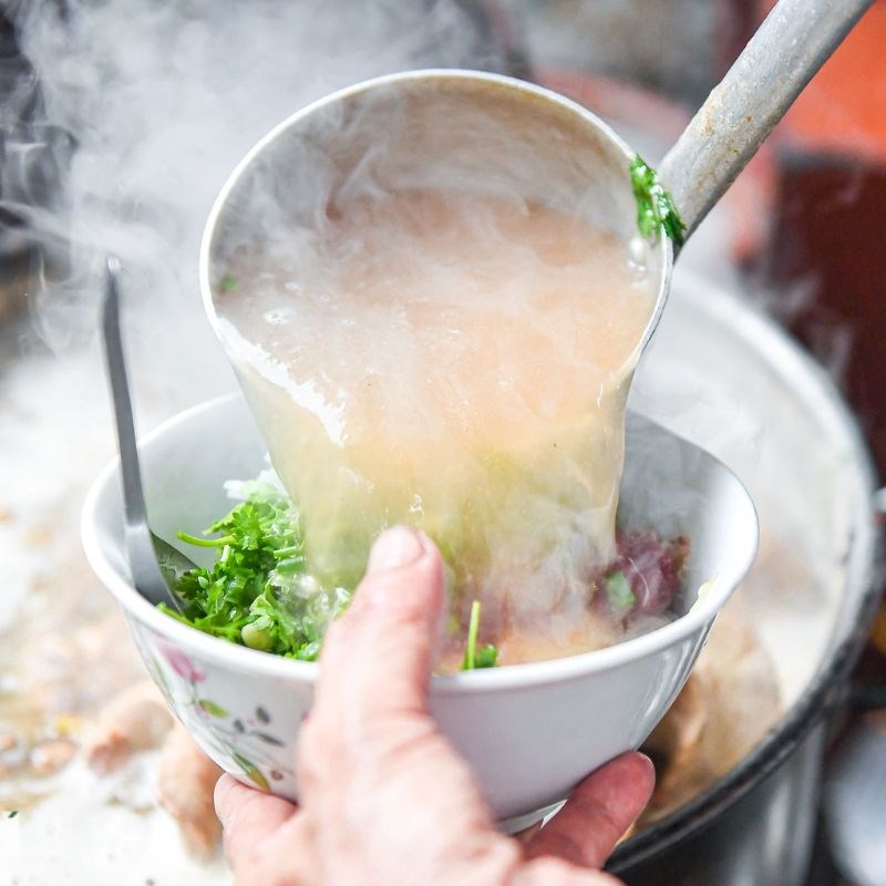 Bước 6 Trình bày và thưởng thức Bánh cuốn Cao Bằng