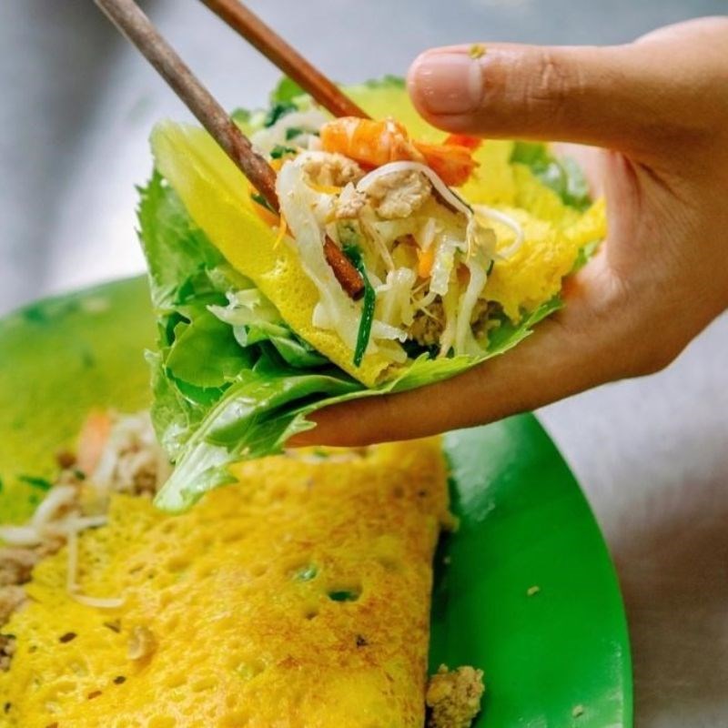 Bước 5 Trình bày và thưởng thức Bánh xèo miền Nam