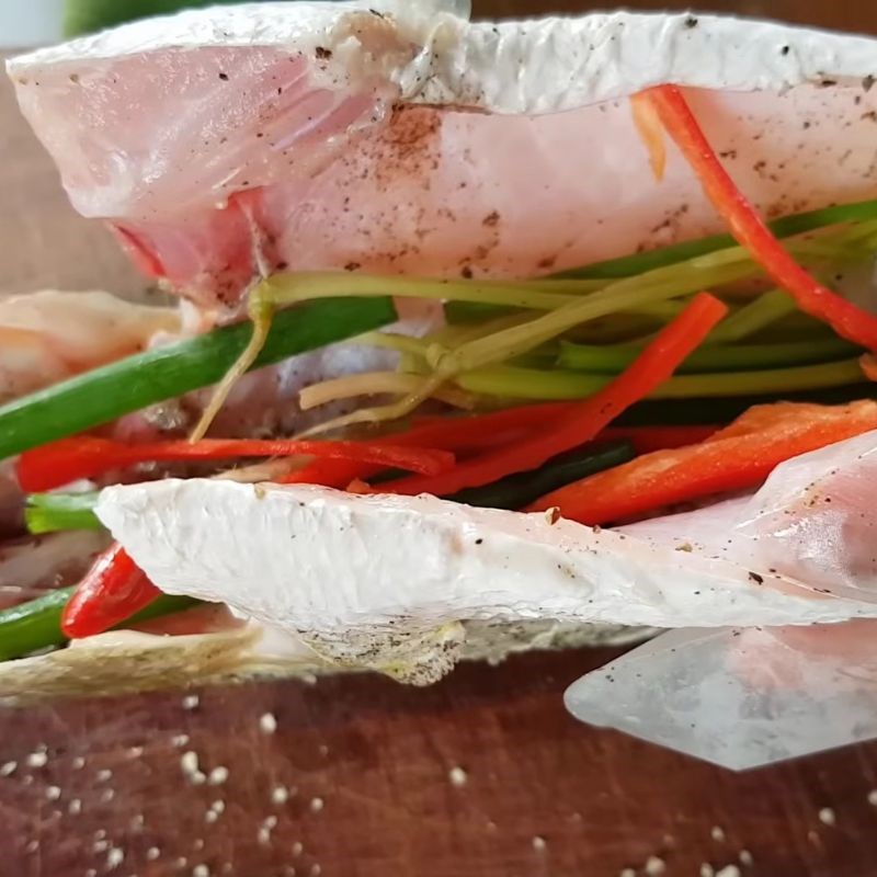 Bước 2 Ướp cá Cá sủ hấp xì dầu