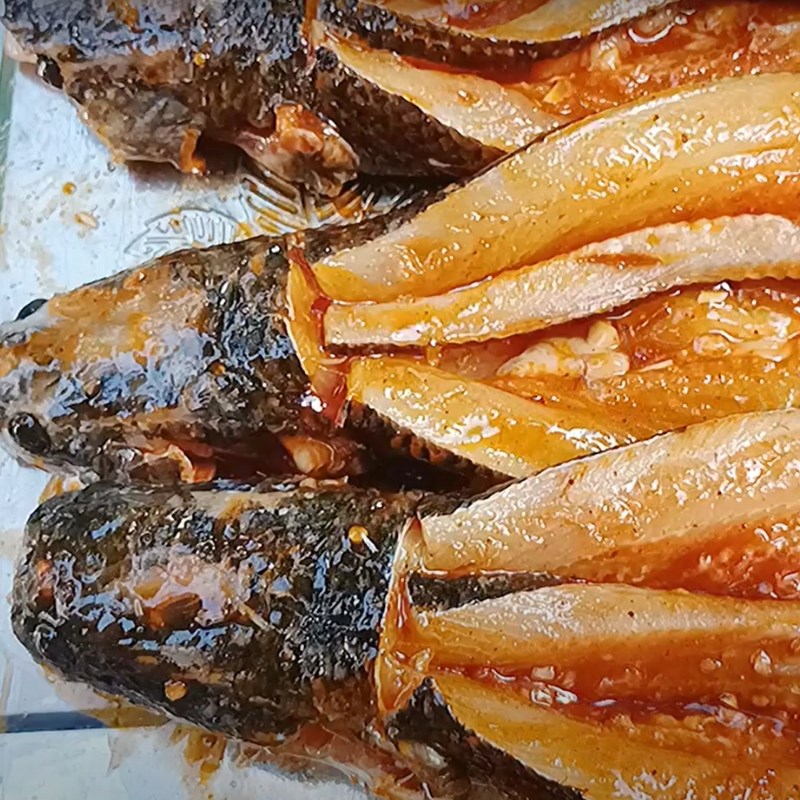Bước 2 Ướp cá Cá lóc nướng mỡ hành bằng nồi chiên không dầu