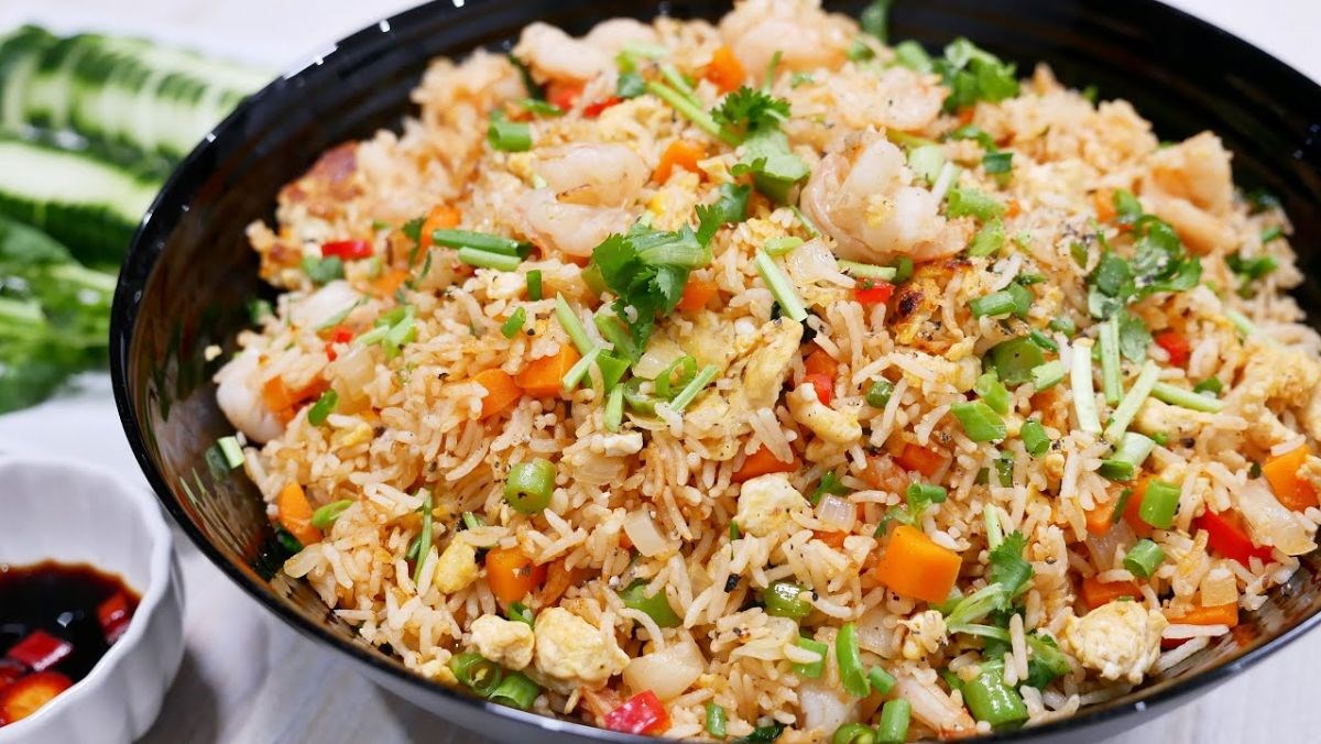 Cơm chiên cá mặn