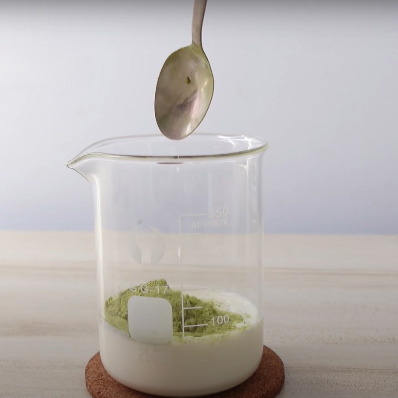 Bước 1 Đánh matcha foam Coconut matcha (matcha nước dừa)
