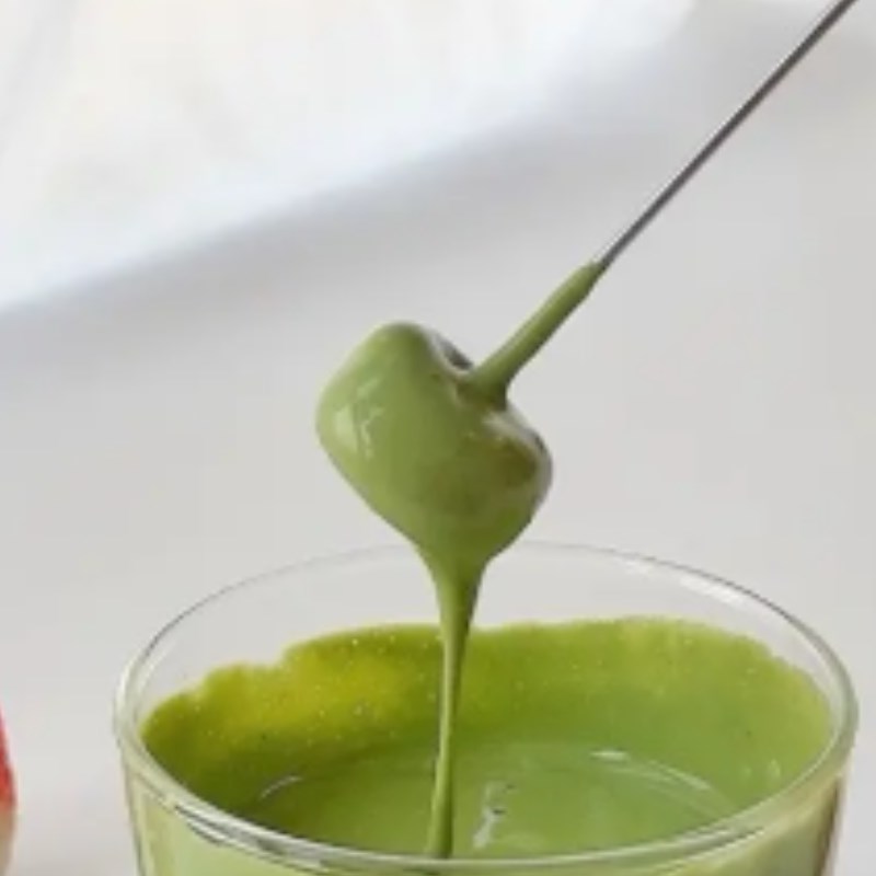 Bước 1 Đánh matcha kem Matcha dâu tây với dâu tây tươi