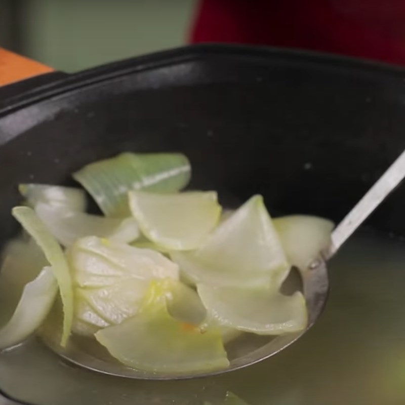 Bước 3 Hầm xương heo Canh bóng mọc son