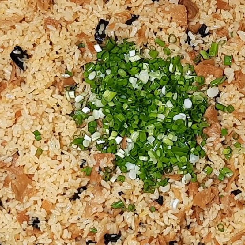 Bước 7 Hoành thành Cơm chiên cá mặn chay
