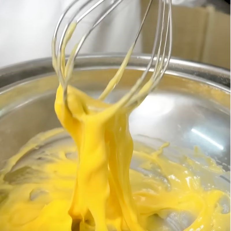 Bước 1 Làm sốt dầu trứng Bánh tráng phơi sương