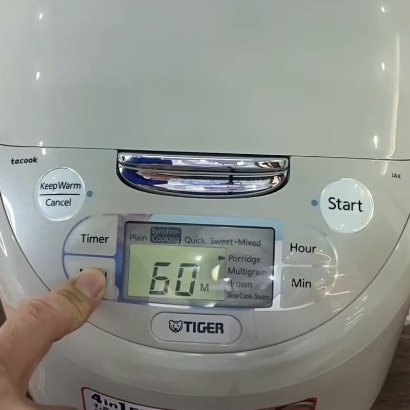 Bước 3 Nấu cháo Nấu cháo gà bằng nồi cơm điện Tiger