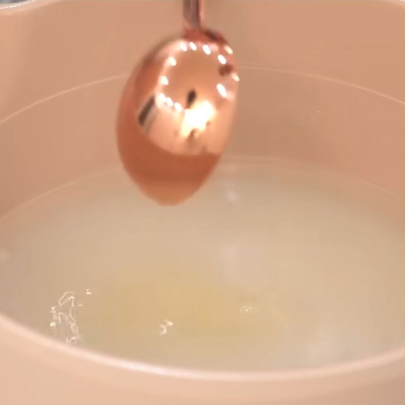 Bước 1 Nấu nước đường Kẹo Thổ Nhĩ Kỳ