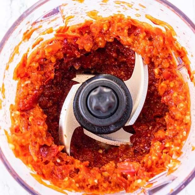 Bước 2 Nấu nước ngâm Kiệu cuốn lá