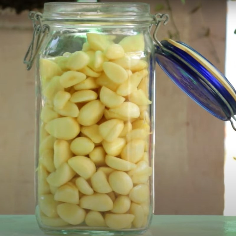 Bước 3 Ngâm tỏi xanh Tỏi xanh