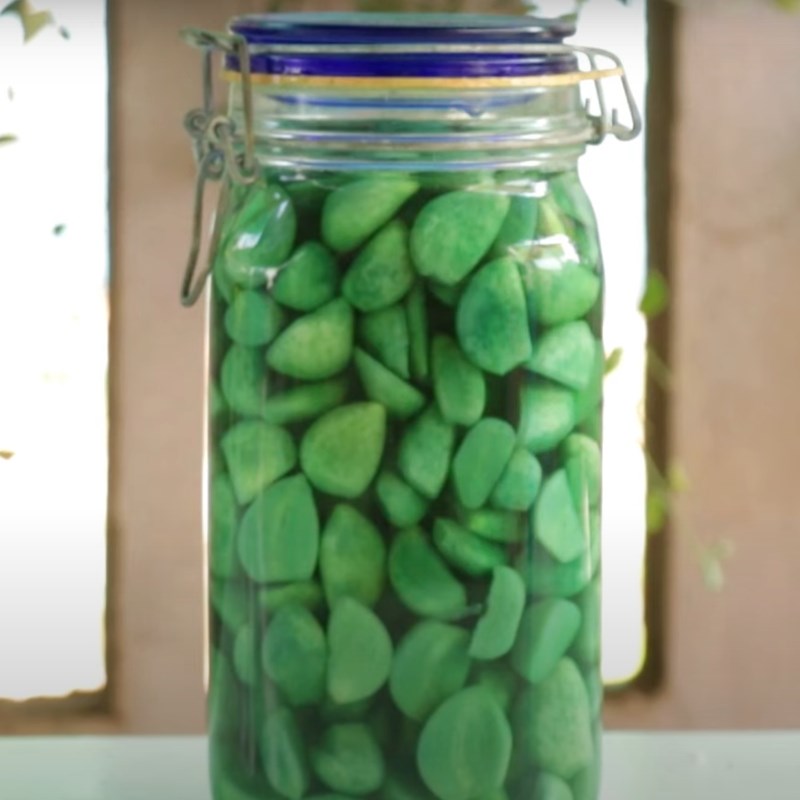 Bước 3 Ngâm tỏi xanh Tỏi xanh
