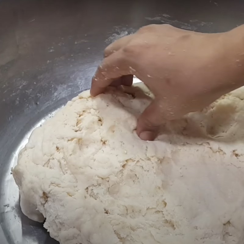 Bước 1 Nhồi bột làm bánh Bánh xoài đào Jollibee
