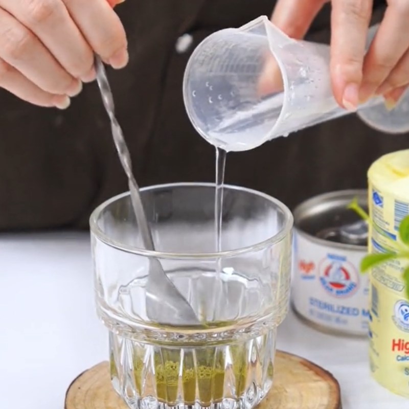 Bước 1 Pha chế matcha Matcha sữa gấu