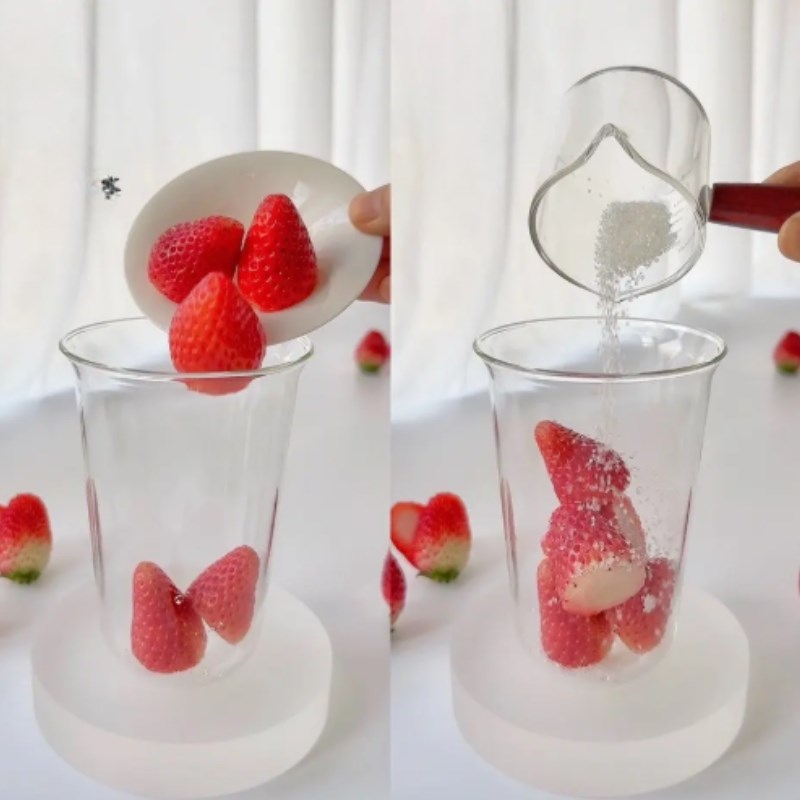 Bước 2 Pha chế matcha dâu tây Matcha dâu tây với dâu tây tươi