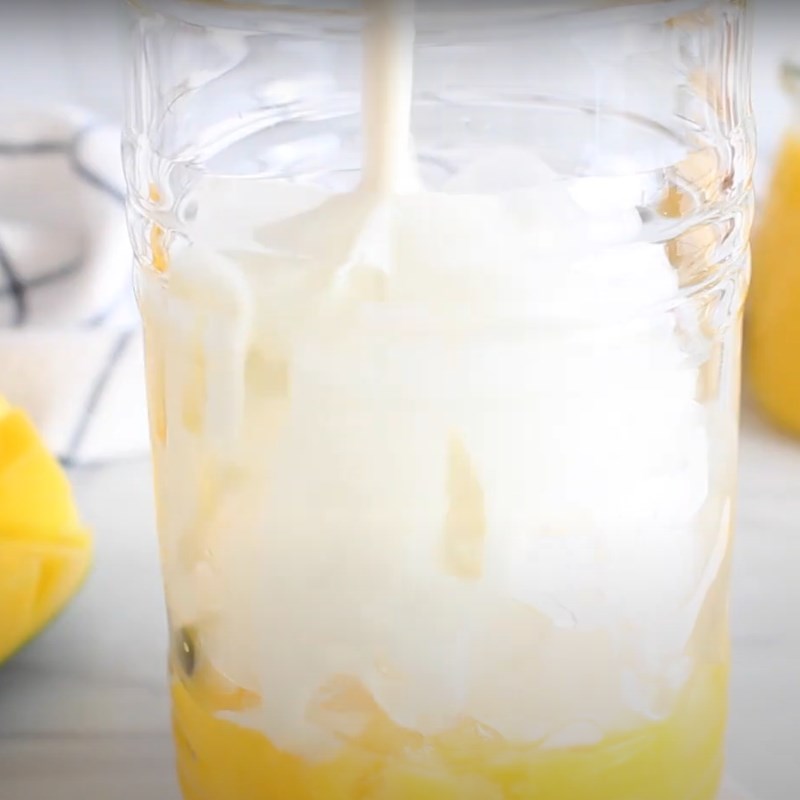 Bước 3 Pha matcha xoài latte Matcha xoài latte