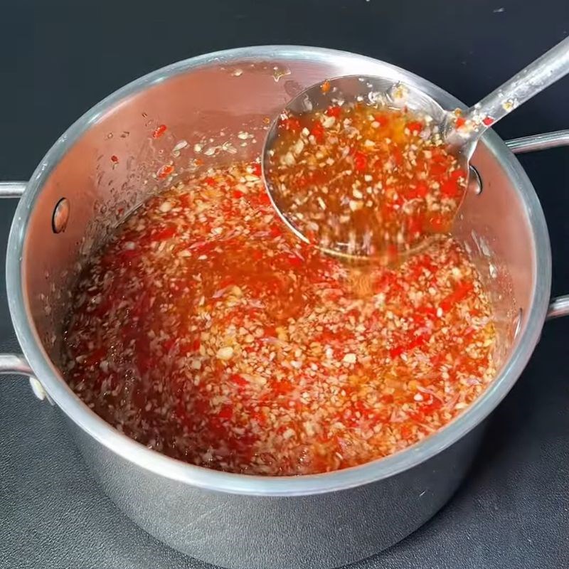 Bước 3 Pha nước sốt Gỏi chả lụa