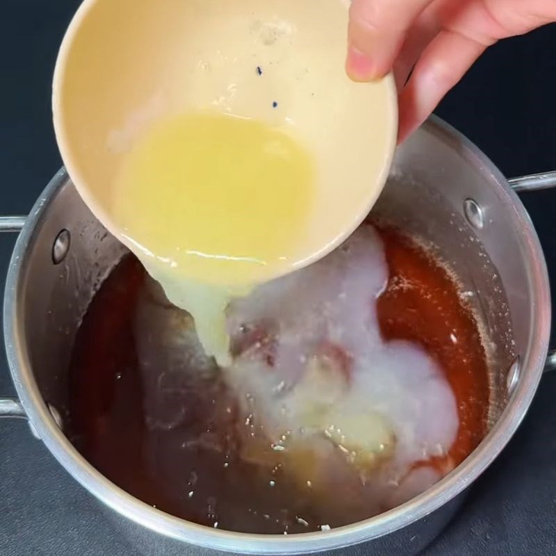 Bước 3 Pha nước sốt Gỏi chả lụa