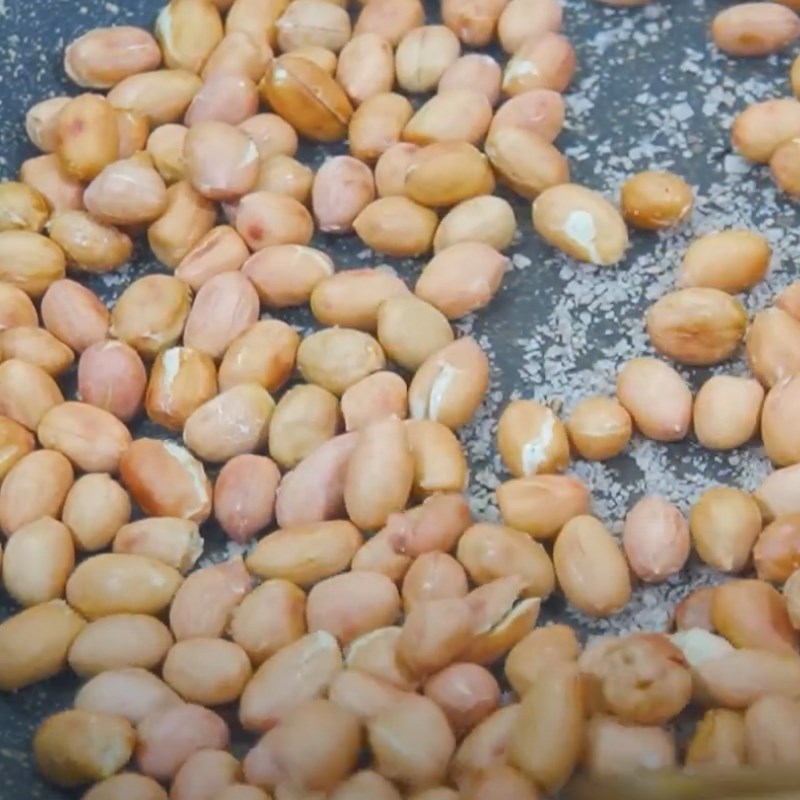 Bước 1 Rang lạc Mứt lạc (mứt đậu phộng)