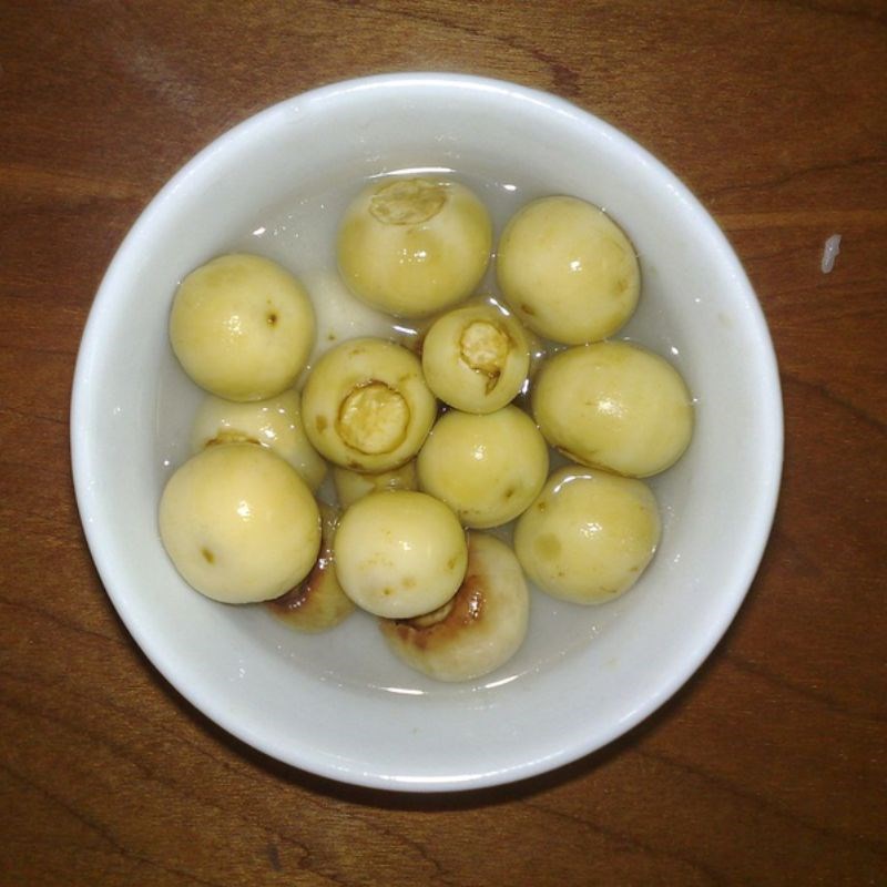 Bước 2 Rửa cà Chim câu xào cà