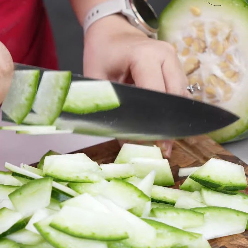 Bước 2 Sơ chế bí đao tươi Hồng trà bí đao