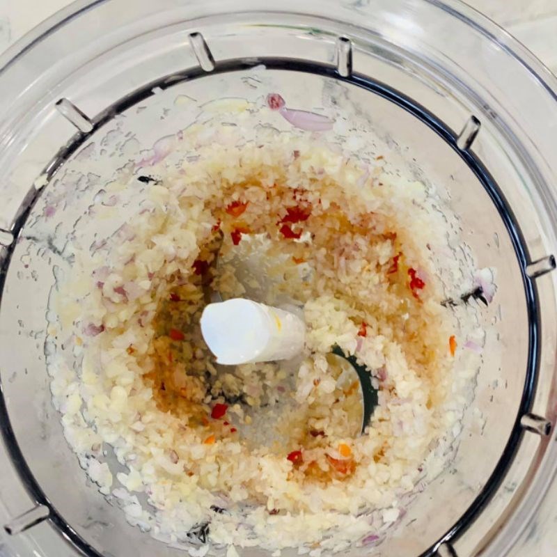 Bước 3 Sơ chế các nguyên liệu khác Chim câu xào cà