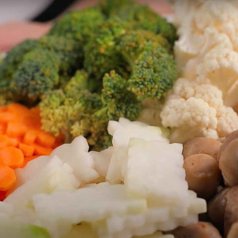 Bước 2 Sơ chế các nguyên liệu khác Canh bóng mọc son