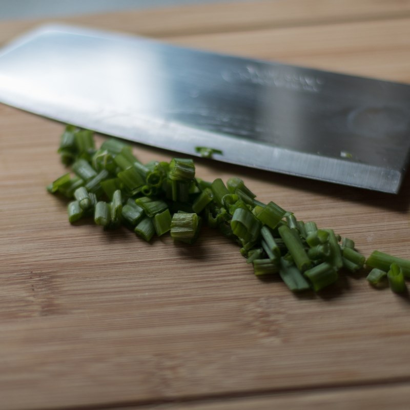 Bước 1 Sơ chế nguyên liệu Nấu cháo gà bằng nồi cơm điện Tiger